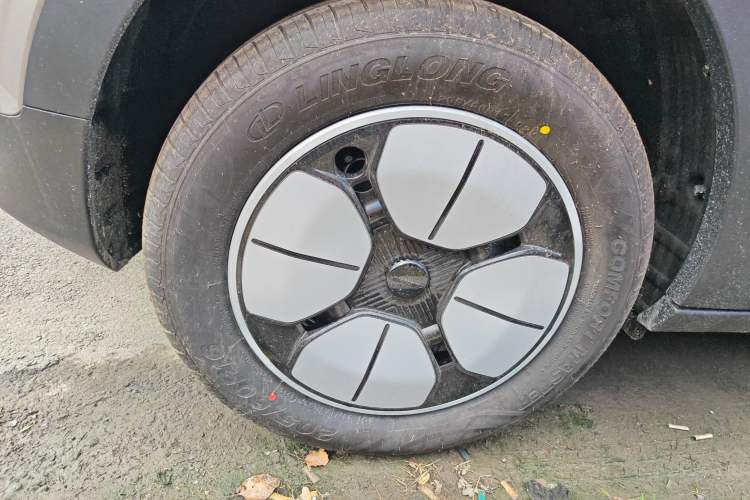 Used Geely Galaxy Geome 2026 Model 410km Carefree Edition Right Rear Wheel Hub