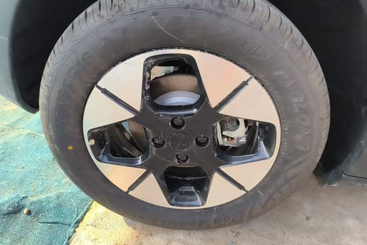 Used Geely Galaxy Geome 2026 Model 310km Dream Edition Right Rear Wheel Hub