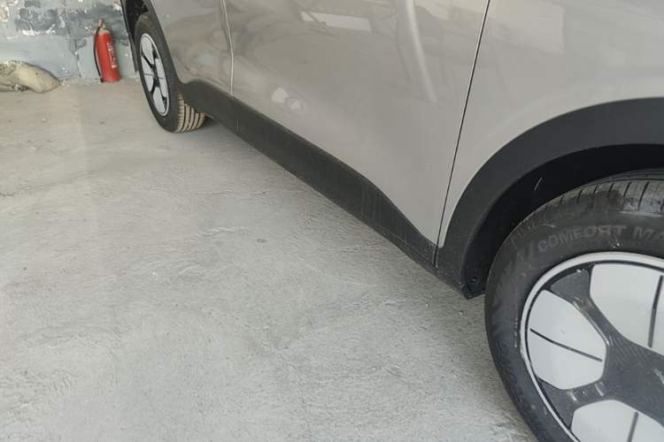 Used Geely Galaxy Geome 2026 Model 310km Youth Edition Right Side Sill