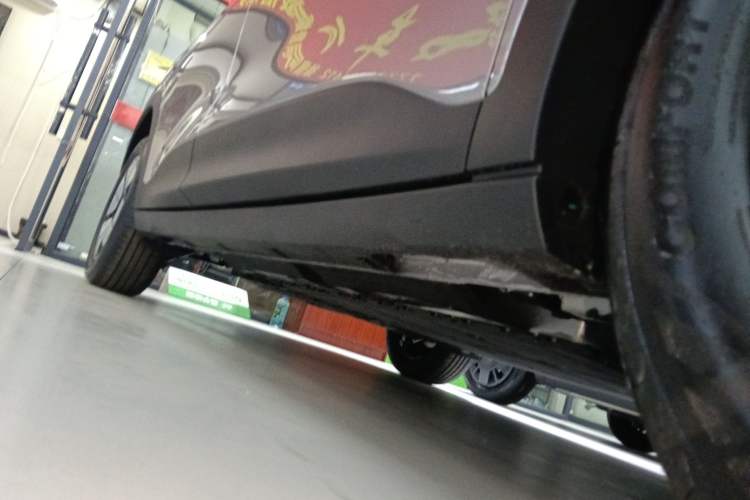 Used Geely Galaxy Geome 2026 Model 310km Youth Edition Right Side Sill
