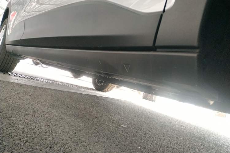 Used Geely Galaxy Geome 2026 Model 310km Youth Edition Right Side Sill