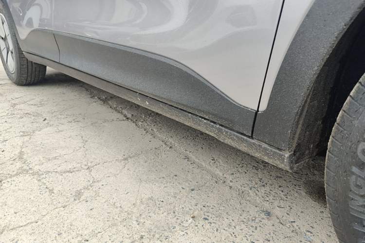 Used Geely Galaxy Geome 2026 Model 310km Youth Edition Right Side Sill