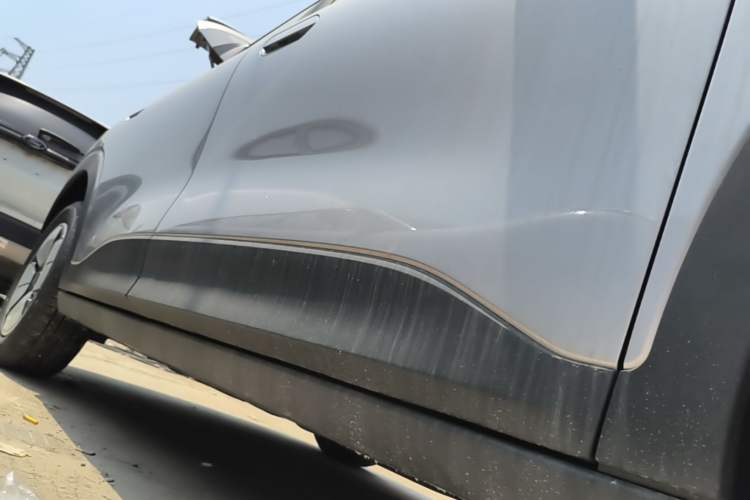 Used Geely Galaxy Geome 2026 Model 410km Carefree Edition Right Side Sill