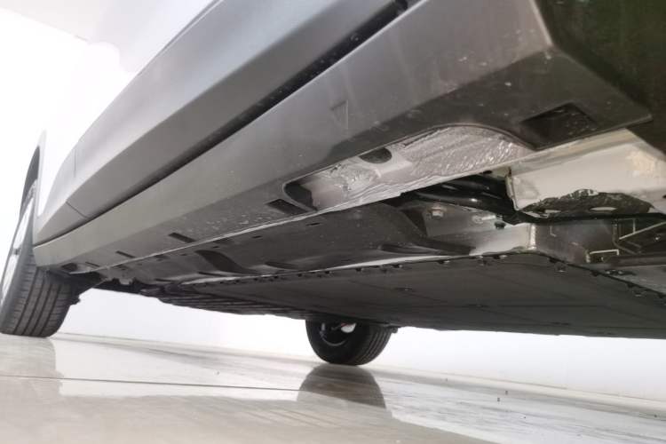 Used Geely Galaxy Geome 2026 Model 310km Youth Edition Right Side Sill