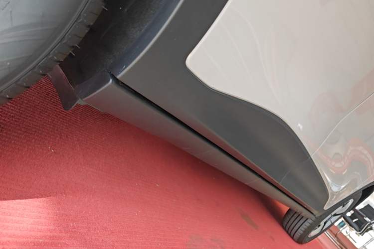 Used Geely Galaxy Geome 2026 Model 310km Youth Edition Right Side Sill