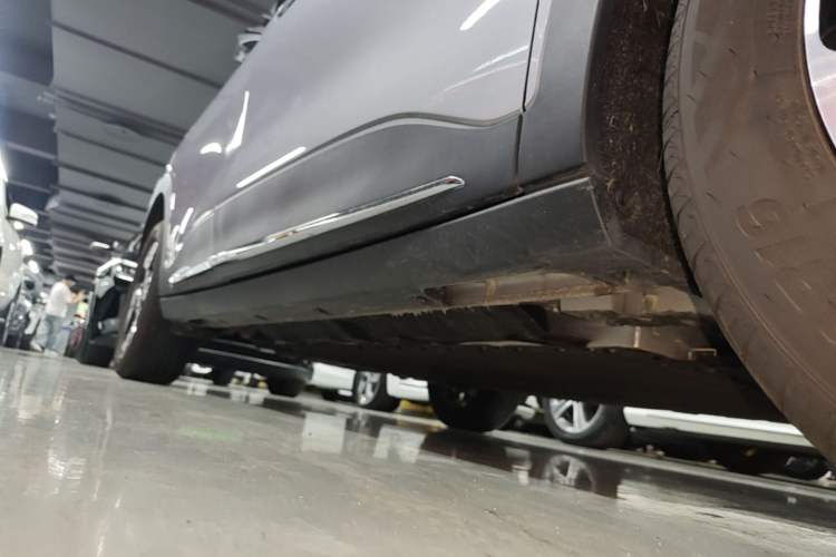 Used Geely Galaxy Geome 2026 Model 410km Exploration Edition Right Side Sill
