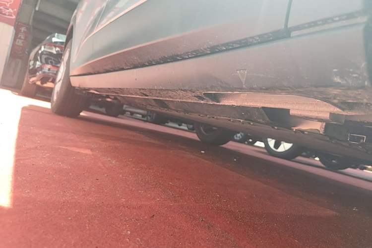 Used Geely Galaxy Geome 2026 Model 310km Youth Edition Right Side Sill