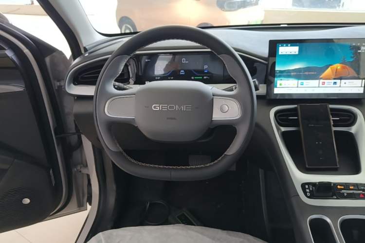 Used Geely Galaxy Geome 2026 Model 310km Youth Edition Steering Wheel