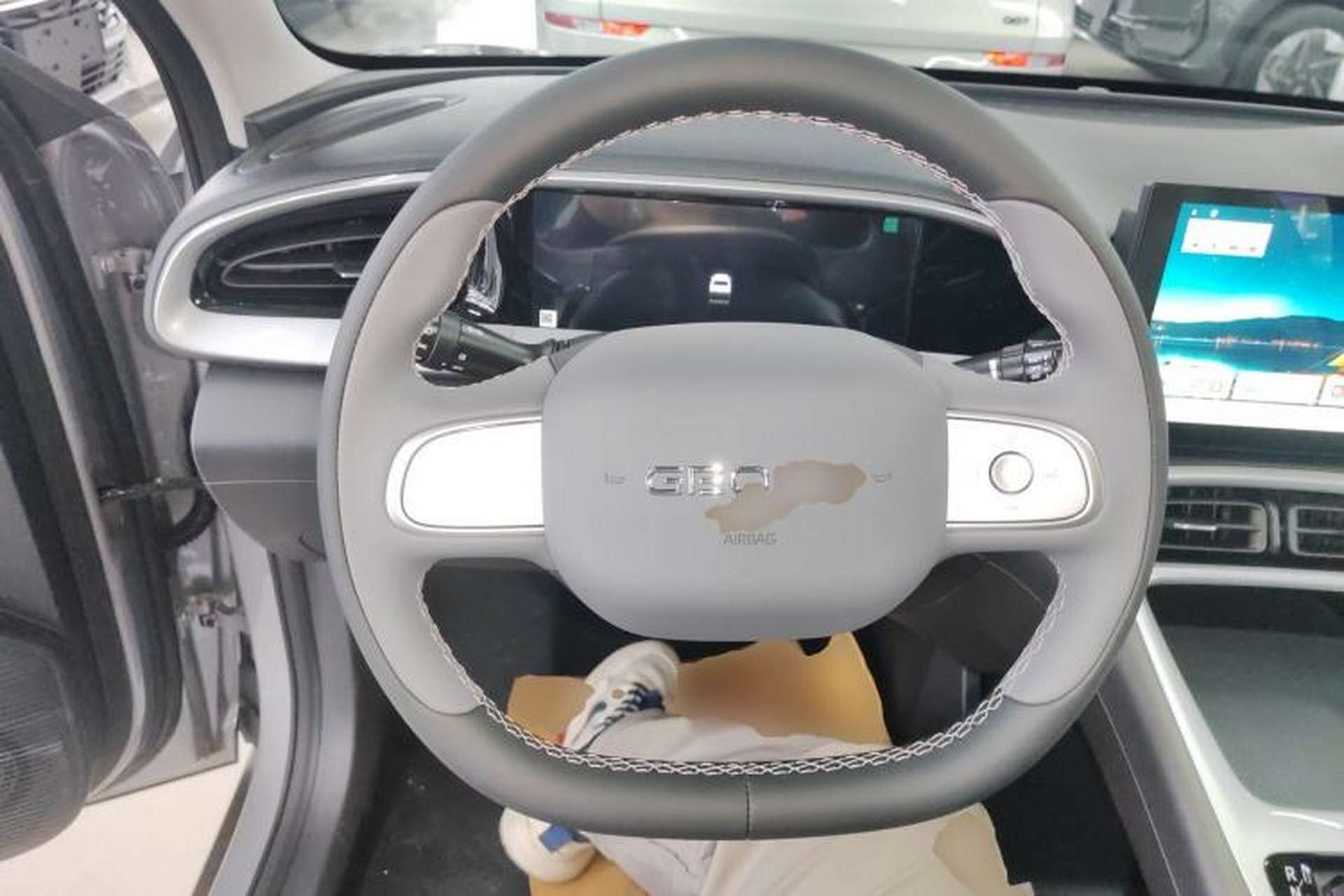 Used Geely Galaxy Geome 2026 Model 310km Youth Edition Steering Wheel