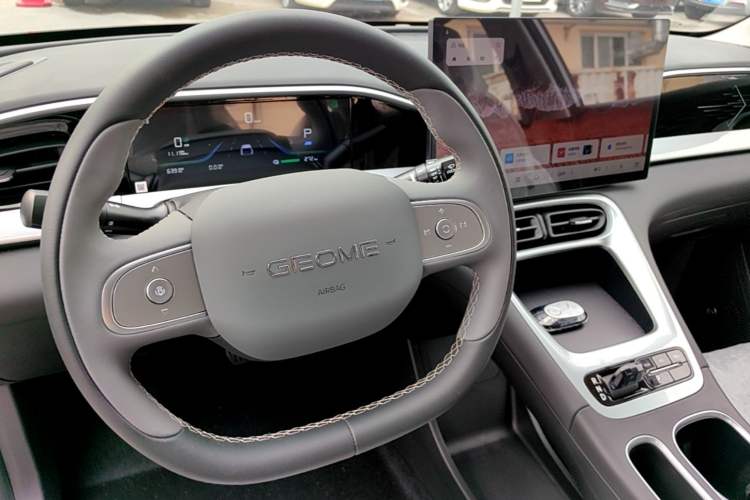Used Geely Galaxy Geome 2026 310km Wind-Riding Edition Steering Wheel