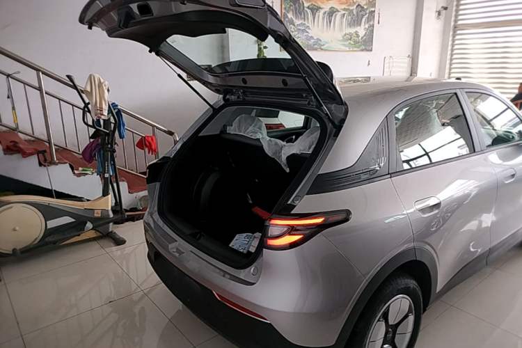 Used Geely Galaxy Geome 2026 Model 310km Youth Edition Trunk