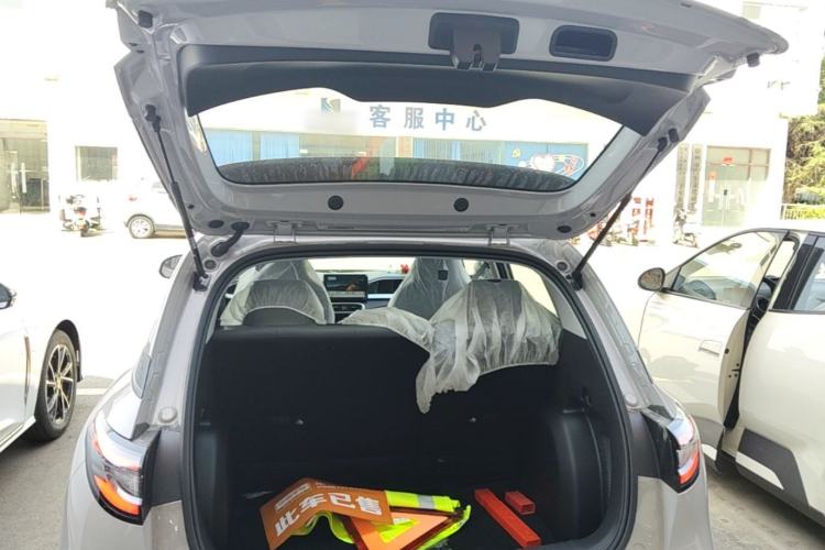 Used Geely Galaxy Geome 2026 Model 310km Youth Edition Trunk