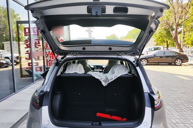 Used Geely Galaxy Geome 2026 Model 310km Youth Edition Trunk