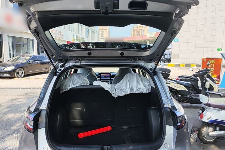 Used Geely Galaxy Geome 2026 Model 310km Youth Edition Trunk