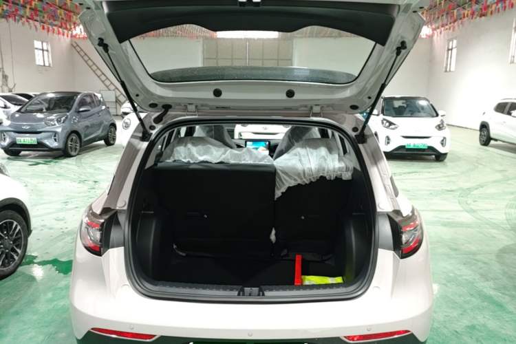 Used Geely Galaxy Geome 2026 Model 310km Youth Edition Trunk