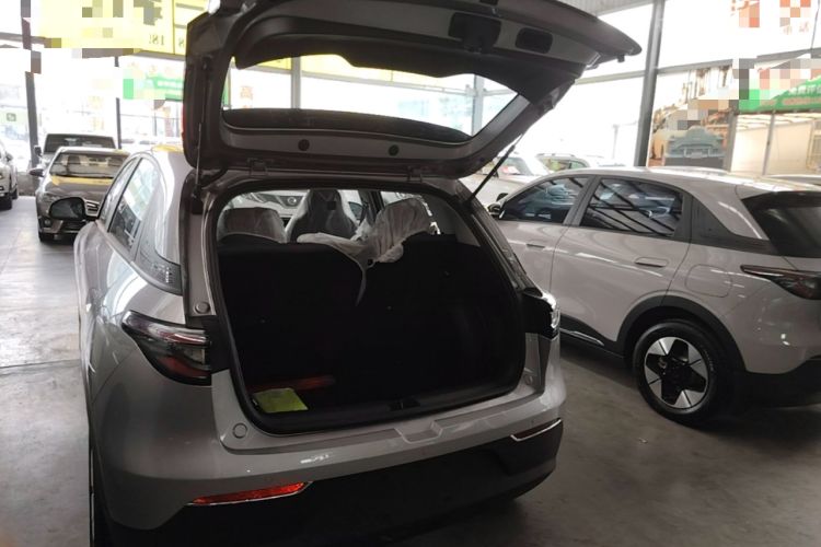 Used Geely Galaxy Geome 2026 Model 310km Youth Edition Trunk