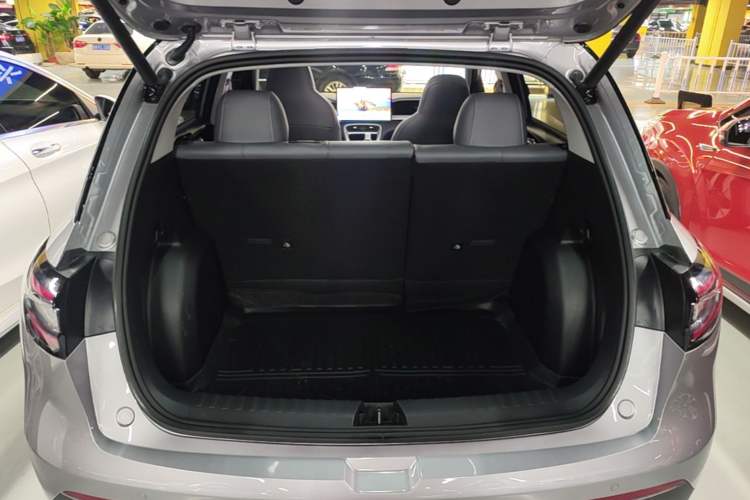 Used Geely Galaxy Geome 2026 Model 410km Exploration Edition Trunk