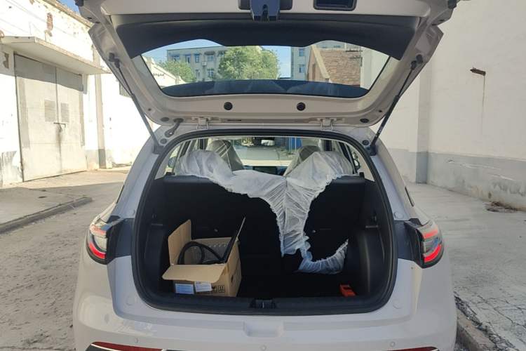 Used Geely Galaxy Geome 2026 Model 310km Youth Edition Trunk