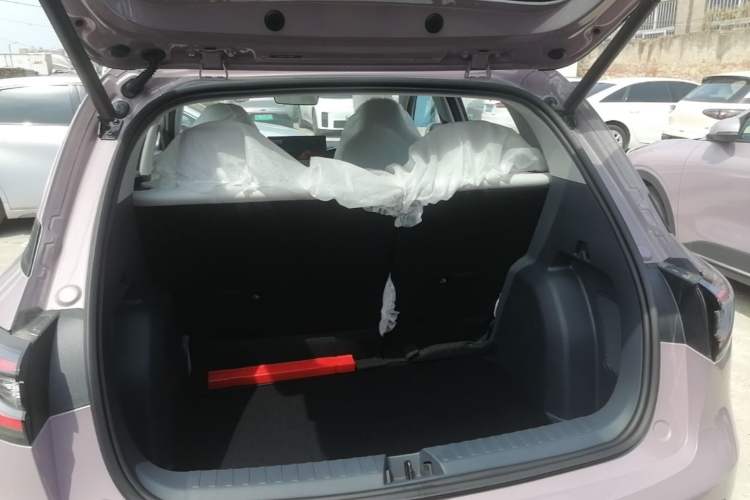 Used Geely Galaxy Geome 2026 Model 310km Dream Edition Trunk