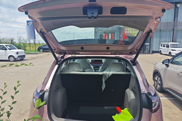 Used Geely Galaxy Geome 2026 310km Wind-Riding Edition Trunk