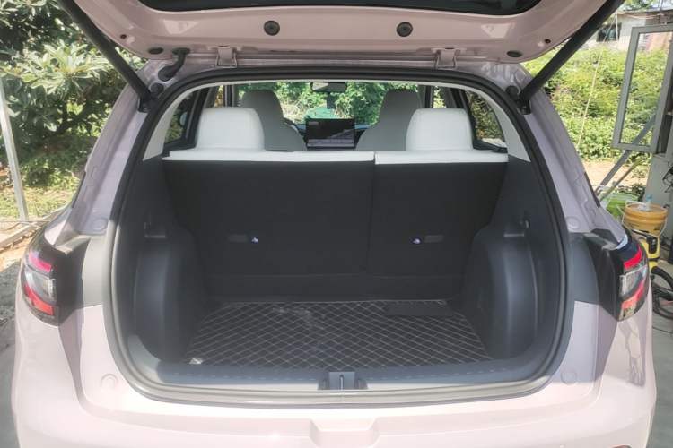 Used Geely Galaxy Geome 2026 Model 310km Dream Edition Trunk