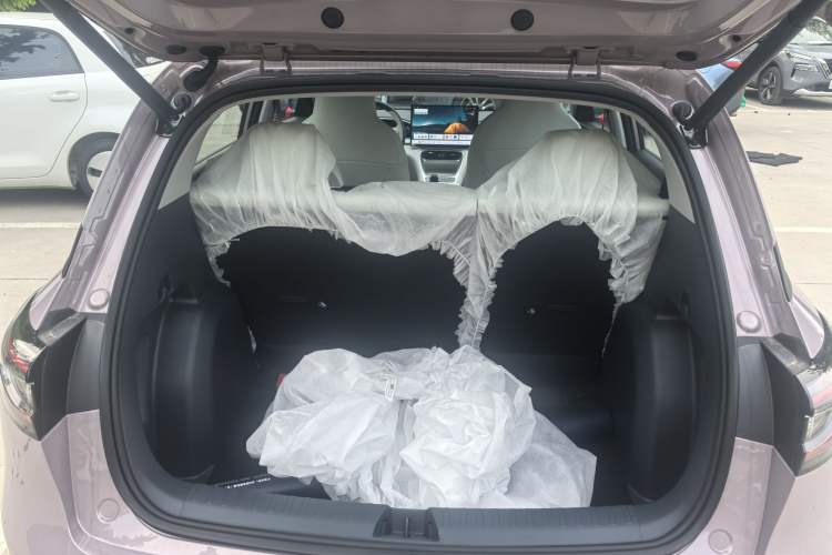 Used Geely Galaxy Geome 2026 Model 310km Dream Edition Trunk