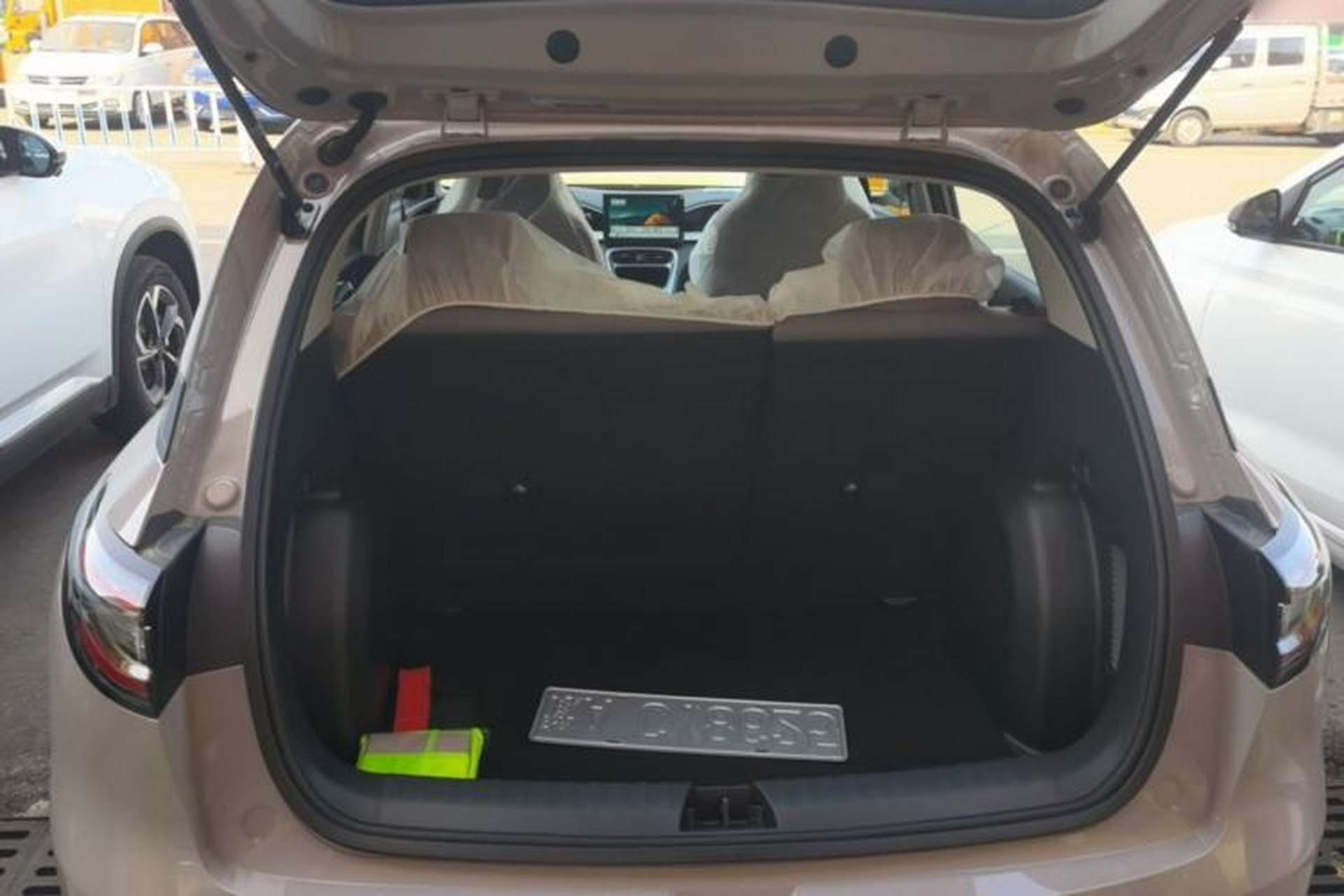 Used Geely Galaxy Geome 2026 Model 310km Youth Edition Trunk