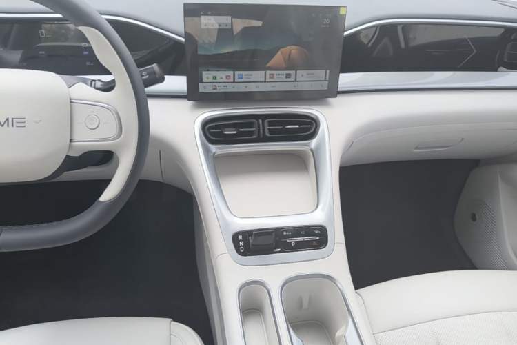 Used Geely Galaxy Geome 2026 Model 310km Youth Edition Audio And AC Panel