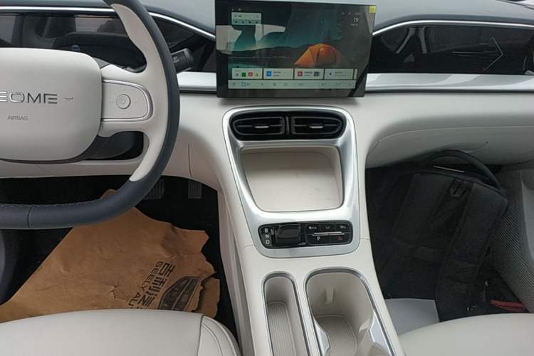 Used Geely Galaxy Geome 2026 Model 310km Youth Edition Audio And AC Panel