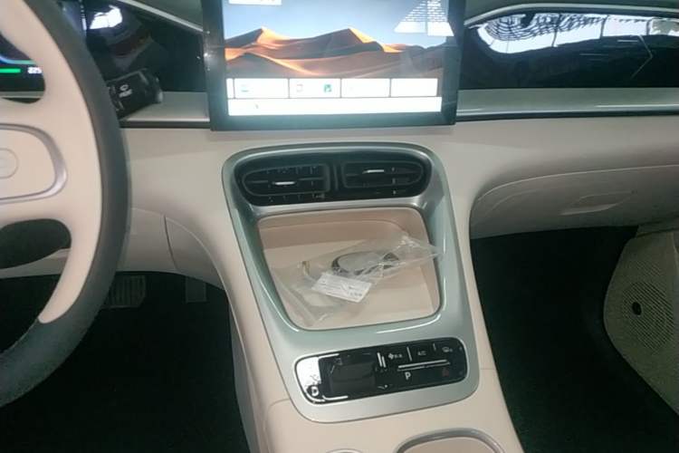 Used Geely Galaxy Geome 2026 Model 310km Youth Edition Audio And AC Panel