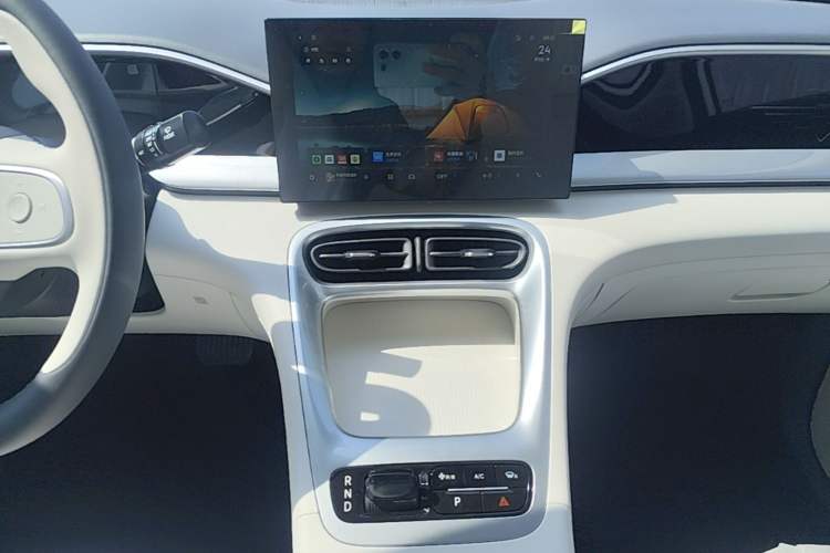 Used Geely Galaxy Geome 2026 Model 310km Youth Edition Audio And AC Panel