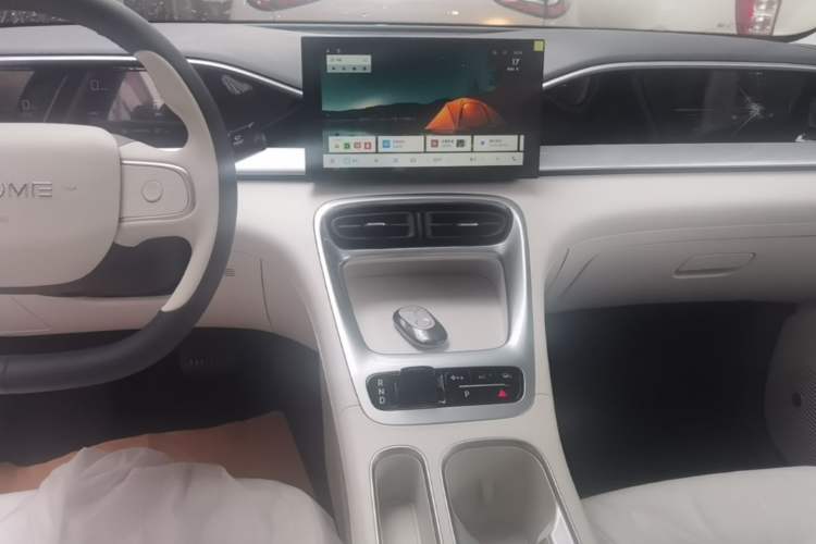 Used Geely Galaxy Geome 2026 Model 310km Youth Edition Audio And AC Panel