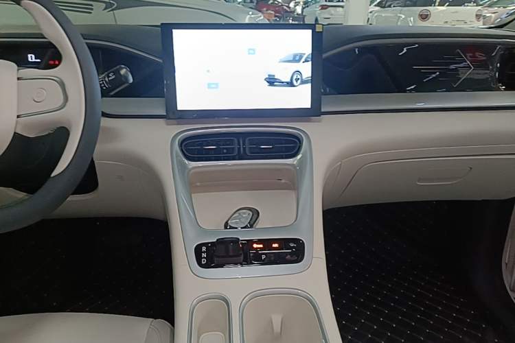 Used Geely Galaxy Geome 2026 Model 310km Youth Edition Audio And AC Panel