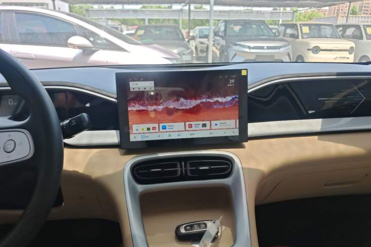 Used Geely Galaxy Geome 2026 Model 410km Carefree Edition Audio And AC Panel