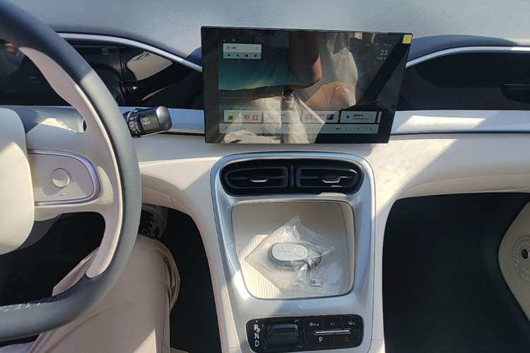 Used Geely Galaxy Geome 2026 Model 310km Youth Edition Audio And AC Panel