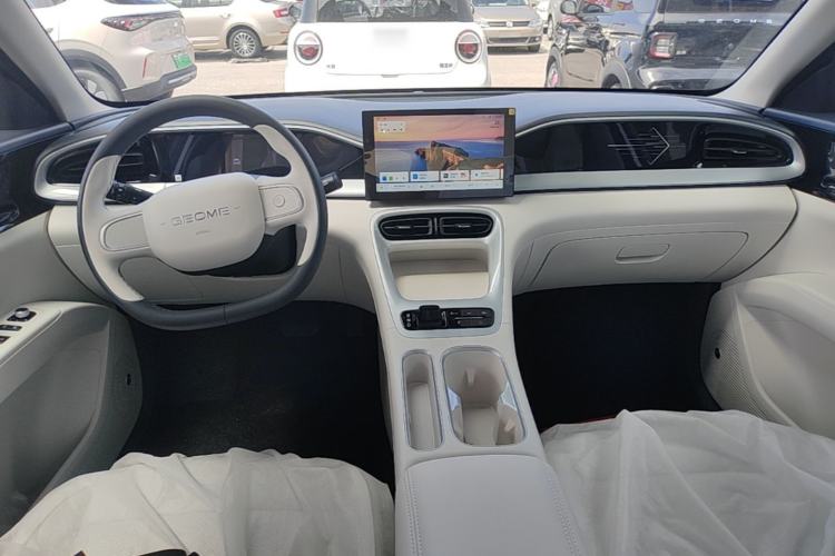 Used Geely Galaxy Geome 2026 Model 310km Youth Edition Center Console