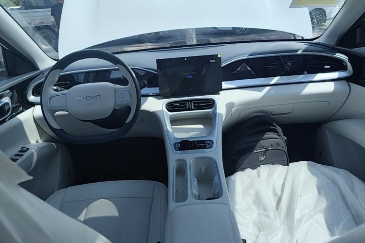 Used Geely Galaxy Geome 2026 Model 310km Youth Edition Center Console