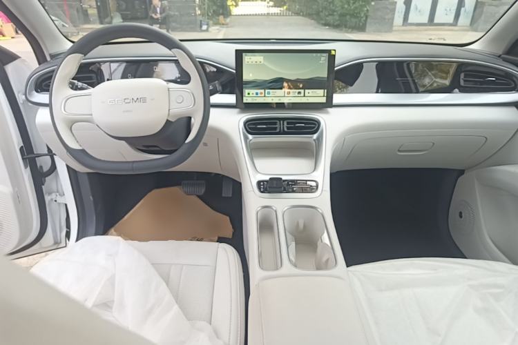Used Geely Galaxy Geome 2026 Model 310km Youth Edition Center Console