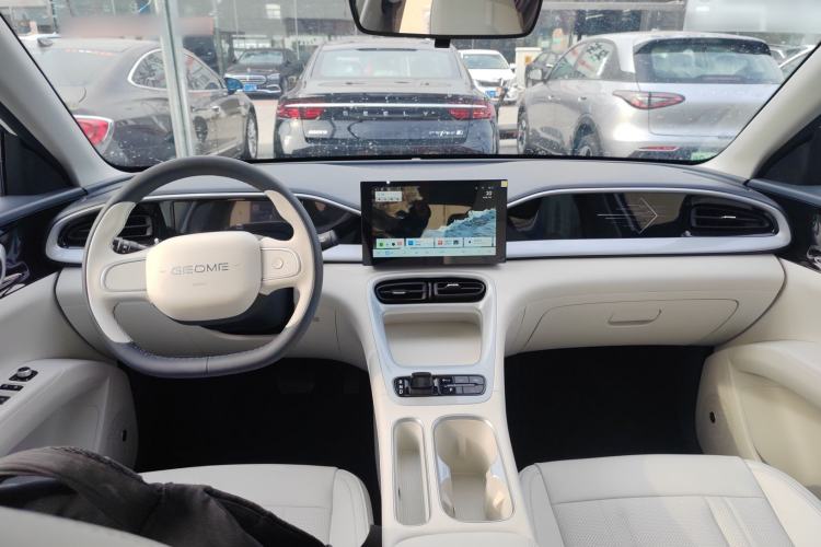 Used Geely Galaxy Geome 2026 Model 310km Youth Edition Center Console