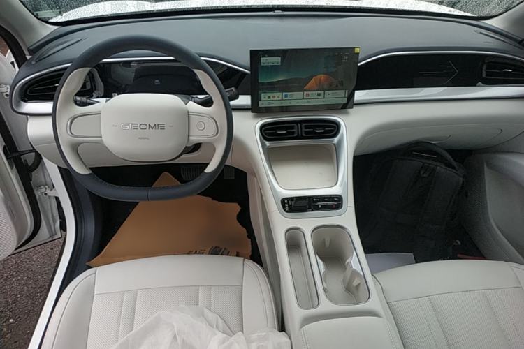 Used Geely Galaxy Geome 2026 Model 310km Youth Edition Center Console