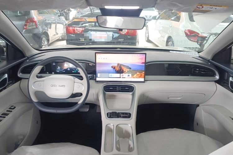 Used Geely Galaxy Geome 2026 Model 310km Dream Edition Center Console