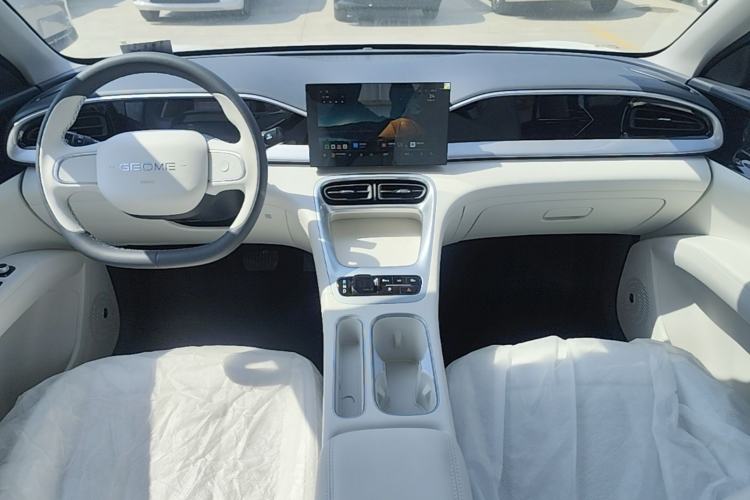 Used Geely Galaxy Geome 2026 Model 310km Youth Edition Center Console