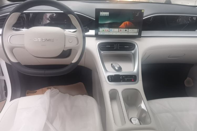 Used Geely Galaxy Geome 2026 Model 310km Youth Edition Center Console