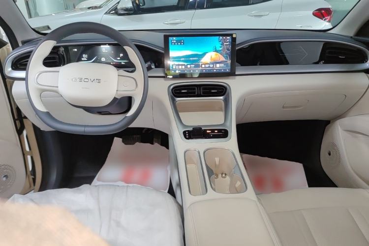 Used Geely Galaxy Geome 2026 Model 310km Youth Edition Center Console