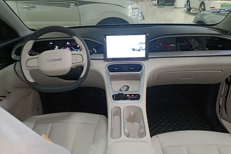 Used Geely Galaxy Geome 2026 Model 310km Youth Edition Center Console