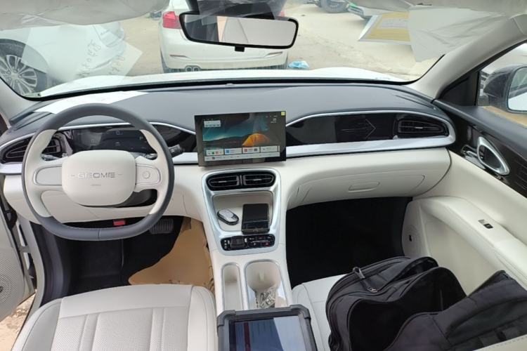 Used Geely Galaxy Geome 2026 Model 310km Youth Edition Center Console