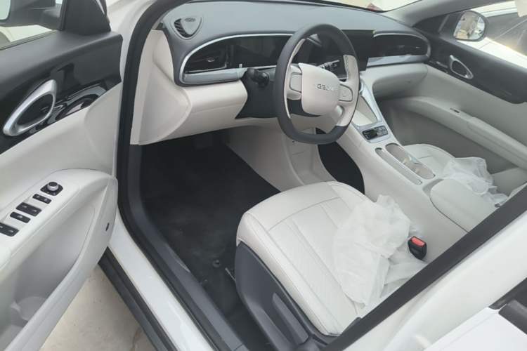 Used Geely Galaxy Geome 2026 Model 310km Youth Edition Driver Seat