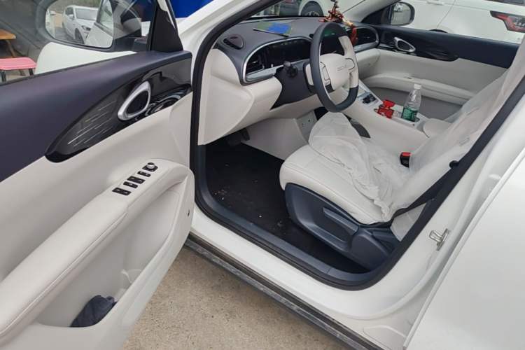 Used Geely Galaxy Geome 2026 Model 310km Youth Edition Driver Seat