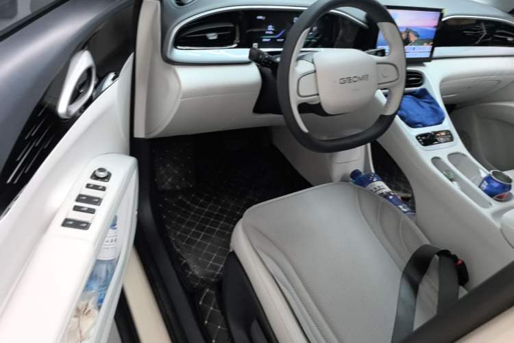 Used Geely Galaxy Geome 2026 Model 310km Youth Edition Driver Seat
