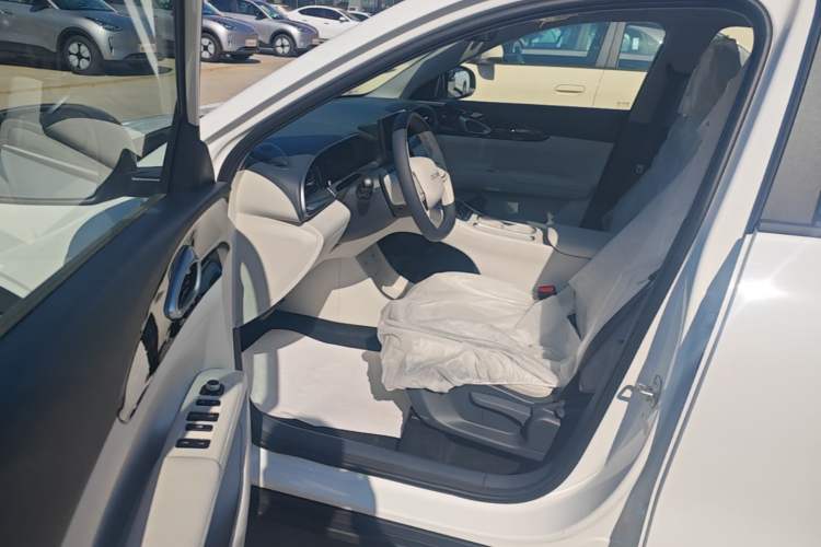 Used Geely Galaxy Geome 2026 Model 310km Youth Edition Driver Seat